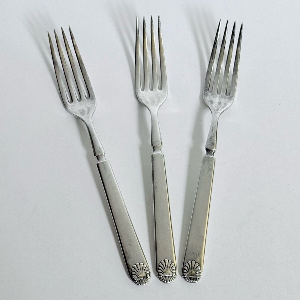 Vintage Benedict MFG Co Shell Pattern Silverplate Dinner Forks Set of 3